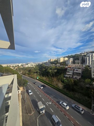 דירה, בנימין ד'ישראלי, אחוזה, חיפה