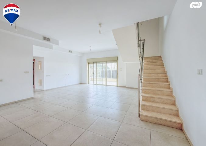 דופלקס, חלומות זכרון, זכרון יעקב