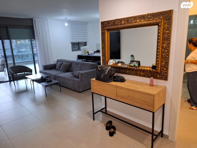 דירה, יצחק נבון, מורשת, מודיעין מכבים רעות