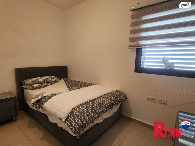 דירה, הרב ניסנבאום 37, אזור תעשיה, בת ים