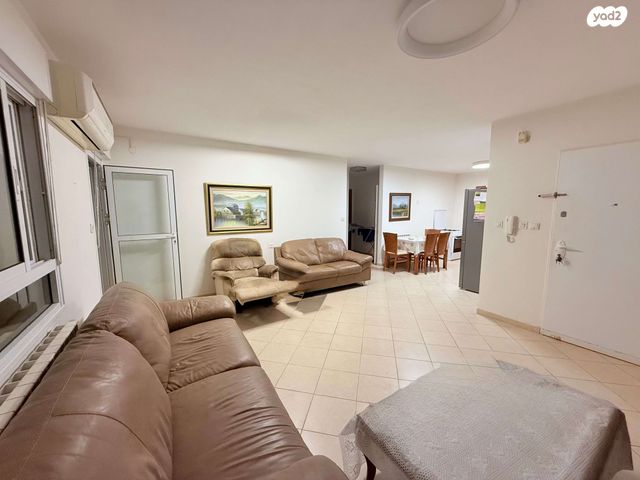 דירה, הרב אברהם מרדכי ווינגרטן, חומת שמואל, הר חומה, ירושלים