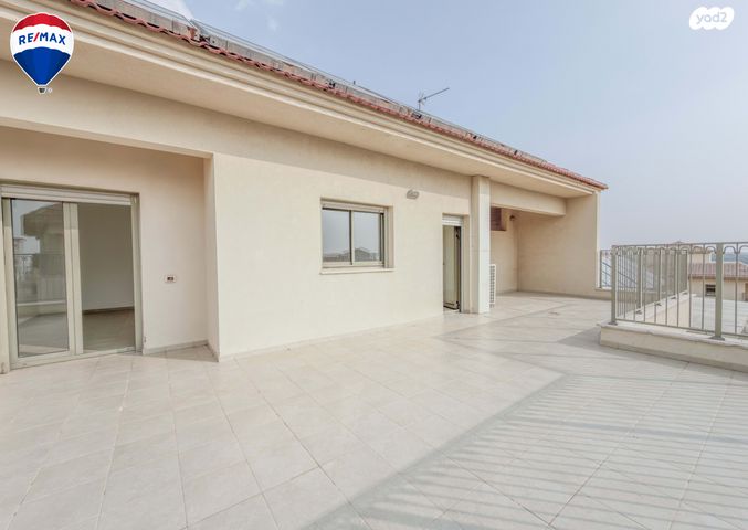 דופלקס, חלומות זכרון, זכרון יעקב