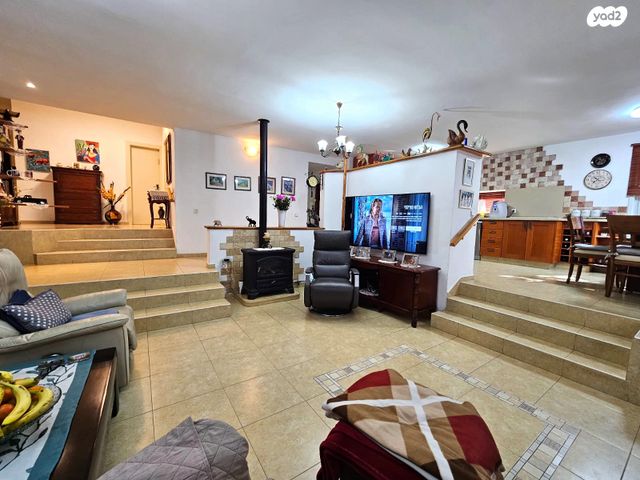 בית פרטי/ קוטג', אורנית