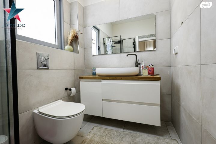 גג/ פנטהאוז, דקל הדום 13, ניסן, חדרה