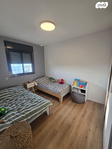 דירה, אסתר המלכה, כרמי גת, קרית גת