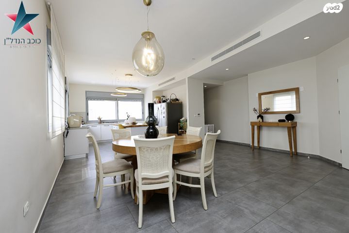 גג/ פנטהאוז, דקל הדום 13, ניסן, חדרה