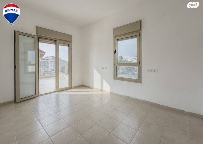 דופלקס, חלומות זכרון, זכרון יעקב