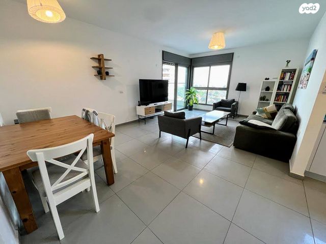 דירה, עזר וייצמן, מתחם 1200, הוד השרון