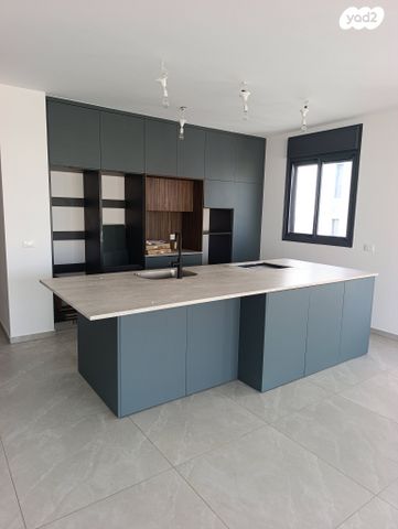 דירה, הר מירון, נווה ישראל, הרצליה