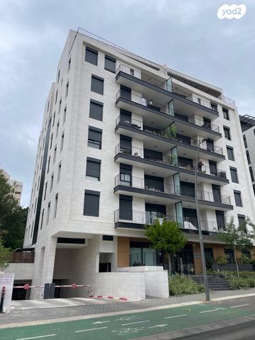 דירה, הדר, רמת השרון