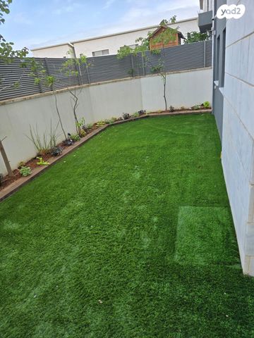 דירת גן, תל מונד