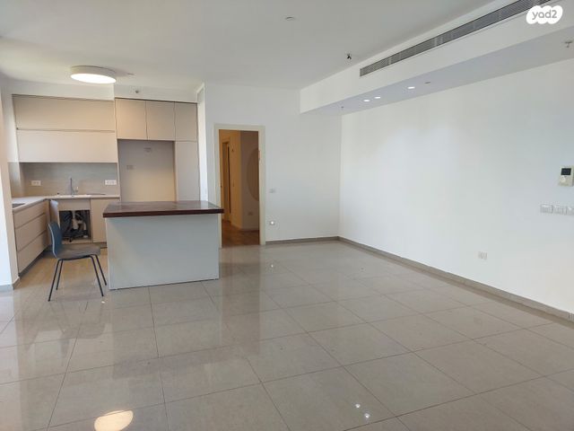 דירה, יצחק שדה 4, דרום מערב ותיק, בת ים