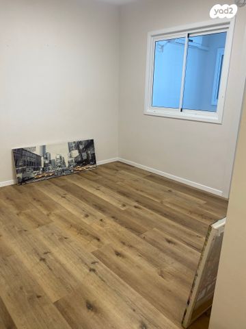 דירה, אלופי צה"ל, קרית שרת מזרח, חולון