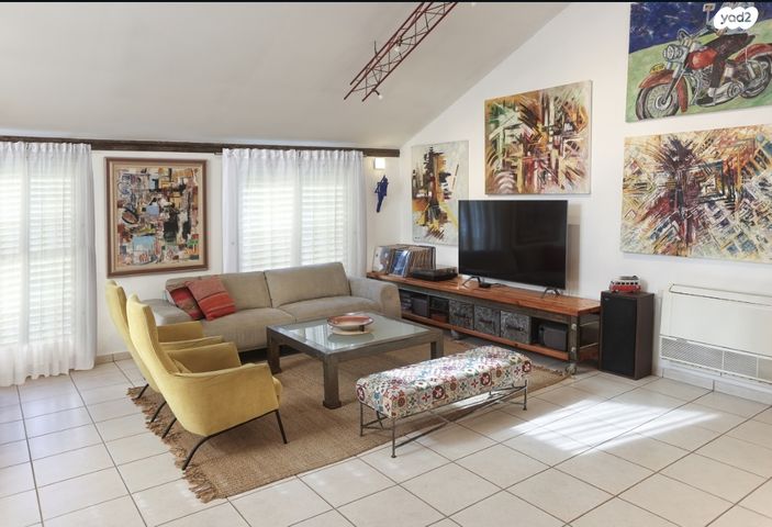 דירת גן, קרית אונו