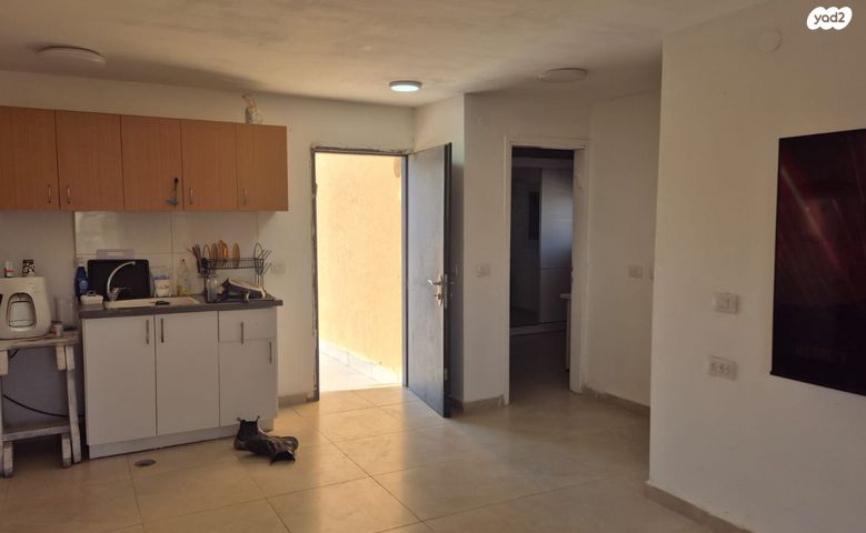 דו משפחתי, נחל טרשים, גוונים, מצפה רמון