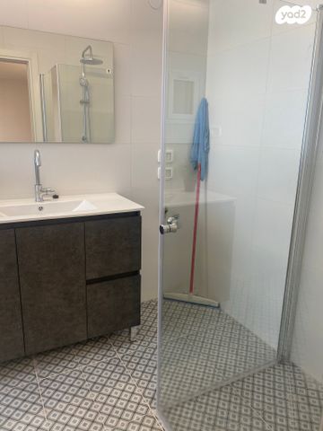 דירה, אלופי צה"ל, קרית שרת מזרח, חולון