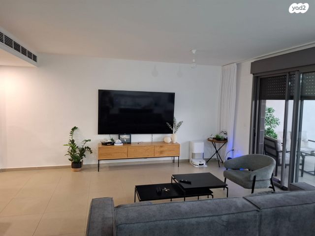 דירה, יצחק נבון, מורשת, מודיעין מכבים רעות