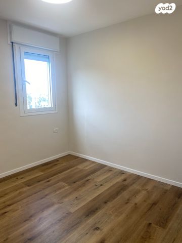 דירה, אלופי צה"ל, קרית שרת מזרח, חולון