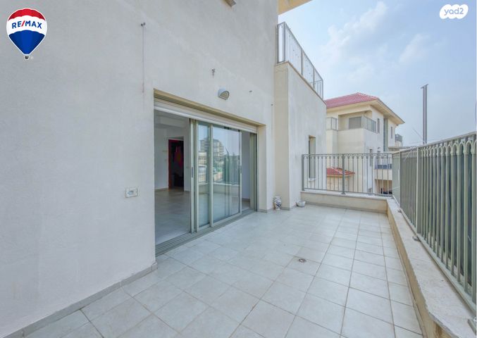 דופלקס, חלומות זכרון, זכרון יעקב