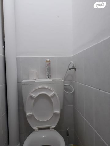 דירה, שדרות כצנלסון 8, מרכז העיר, קרית אתא