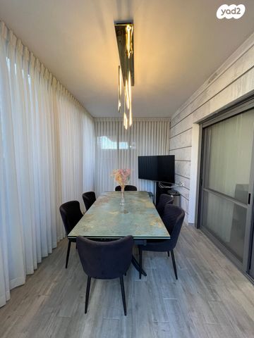 דירת גן, אריאל שרון, נווה שרון / שער העיר, נתיבות