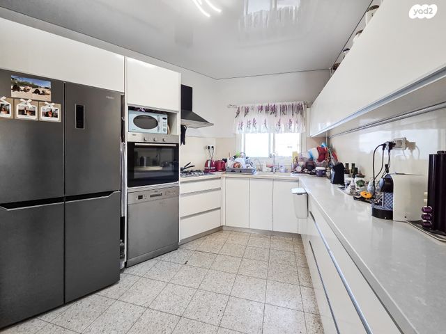 טריפלקס, חפץ חיים, אברמסקי, קרית אתא