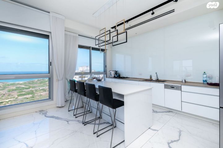 גג/ פנטהאוז, חוט השני 1, עין הים, חדרה