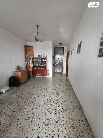 דירה, השקדים, מרכז העיר, סביניה, הוותיקה, קרית ביאליק