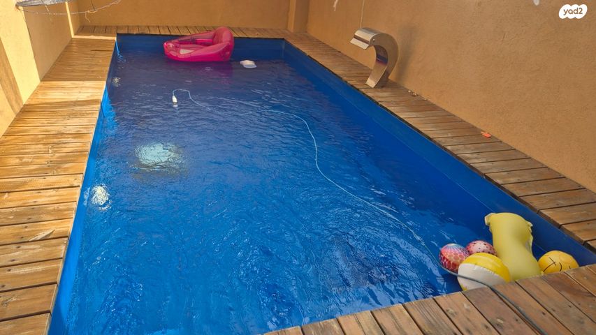 דו משפחתי, נחל טרשים, גוונים, מצפה רמון