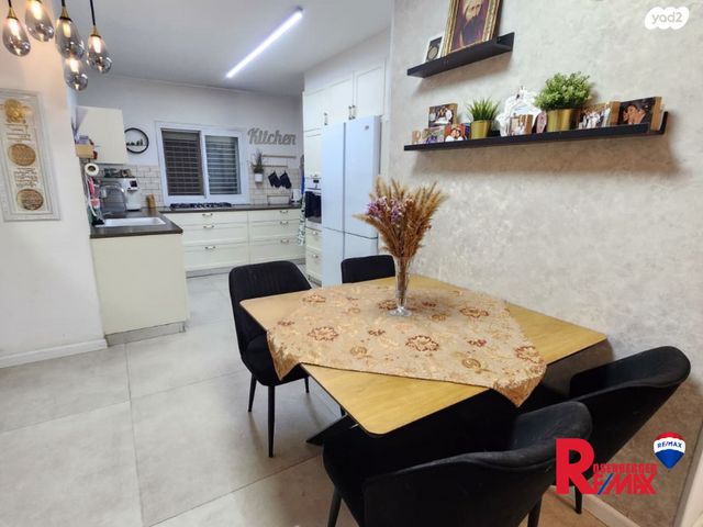 גג/ פנטהאוז, התפוז 7, בית דגן, בית דגן