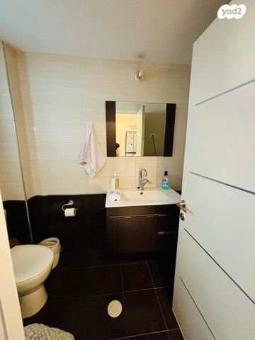 דו משפחתי, השומר, השופטים צפון, רמלה