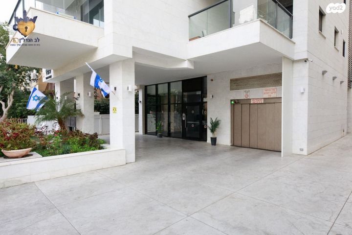 דירת גן, שדרות בר אילן 1, לב העיר, בת ים