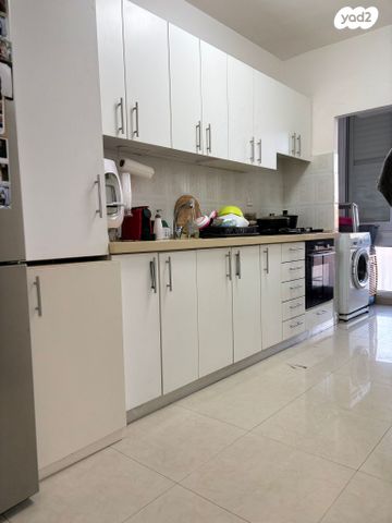 דירה, שדרות בר אילן 18, דרום מערב ותיק, בת ים