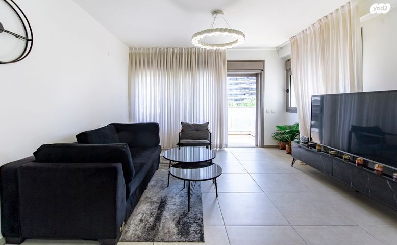 דירה, חיים חפר, הרקפות, ראשון לציון