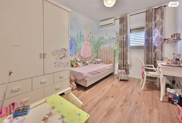 דירה, צבי הירשפלד, רמז, מערב ותיק, ראשון לציון