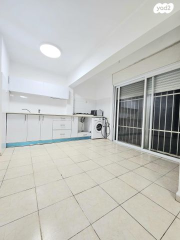 דירה, הרב אברהם הלל 17, ויצמן, רמלה