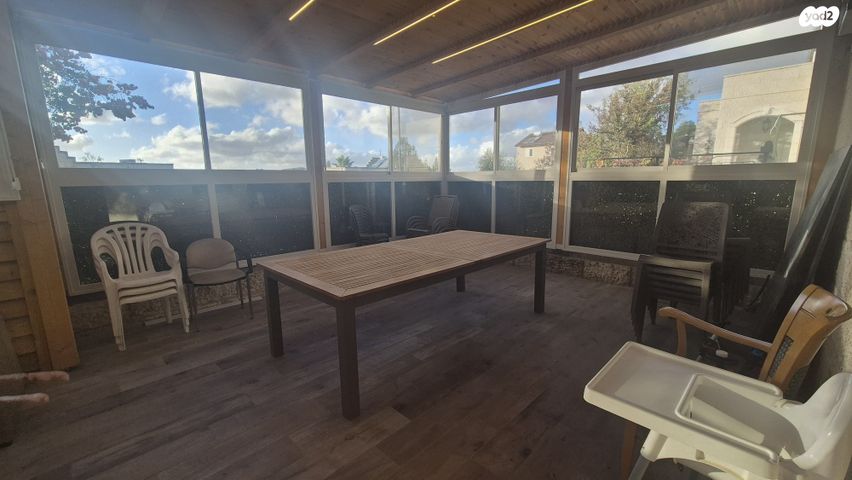 דו משפחתי, השיירות, דקל, אפרת