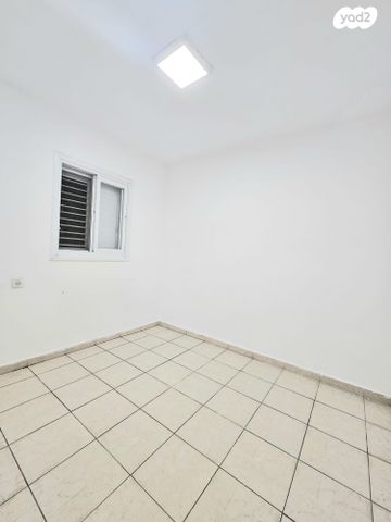 דירה, הרב אברהם הלל 17, ויצמן, רמלה