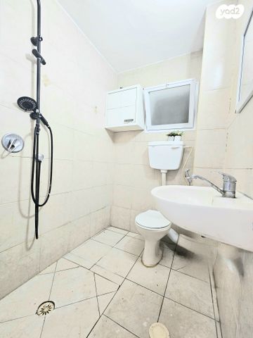 דירה, הרב אברהם הלל 17, ויצמן, רמלה