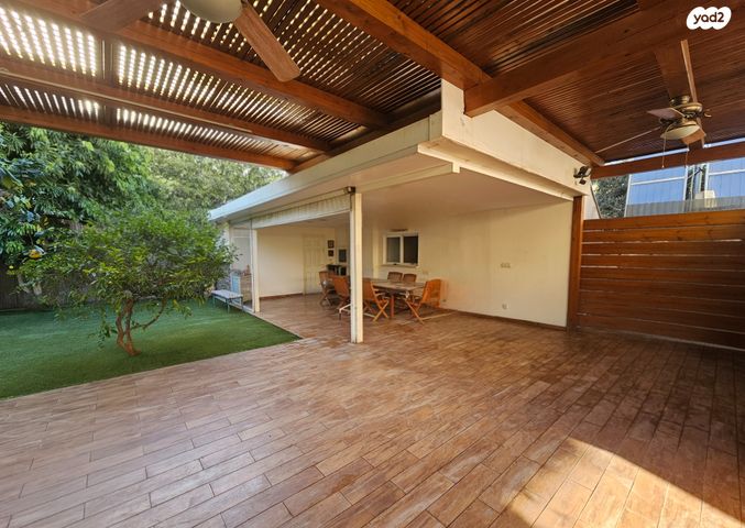 דירת גן, קיבוץ גלויות, פתח תקווה