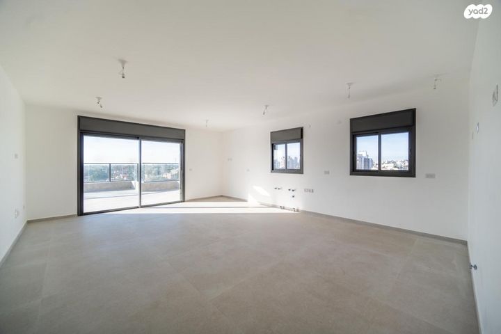 גג/ פנטהאוז, הנרייטה סולד, שעריה, פתח תקווה