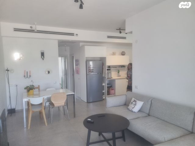 דירה, דרך השלום, תל אביב יפו