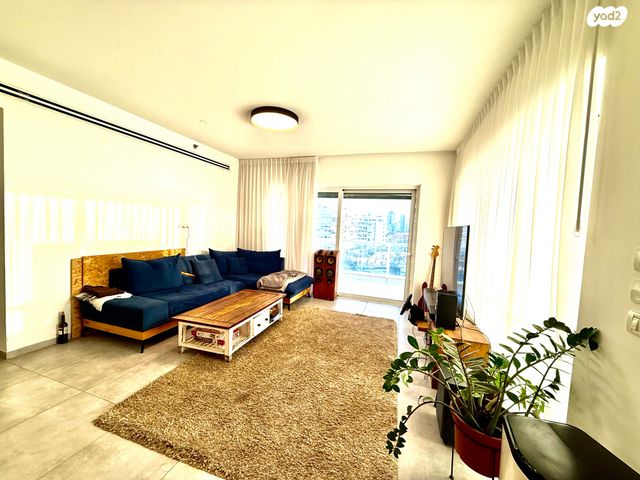 דירה, שדרות רחבעם זאבי, גבעת אולגה, חדרה