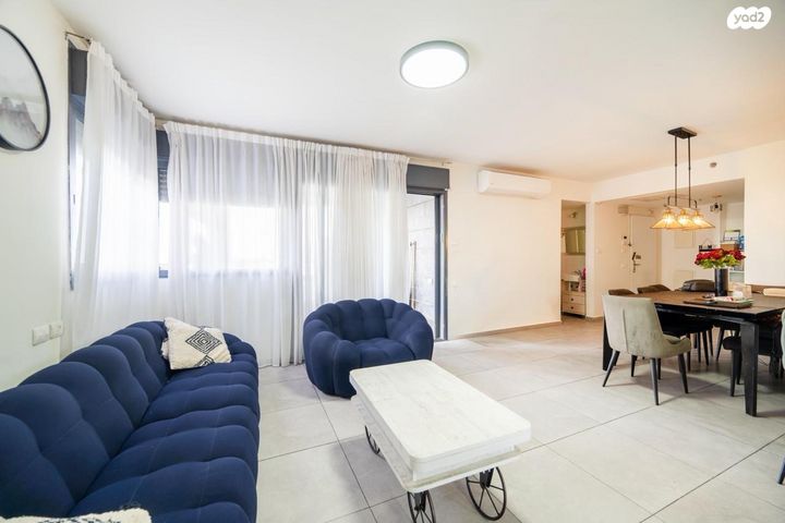 דירה, הרב ישעיהו משורר, הדר גנים, פתח תקווה