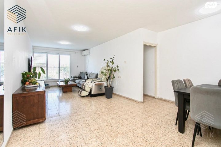 דירה, יהודה בורלא, רמות רמז, חיפה