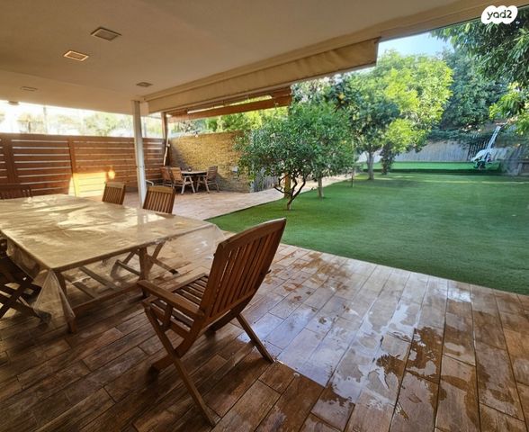 דירת גן, קיבוץ גלויות, פתח תקווה