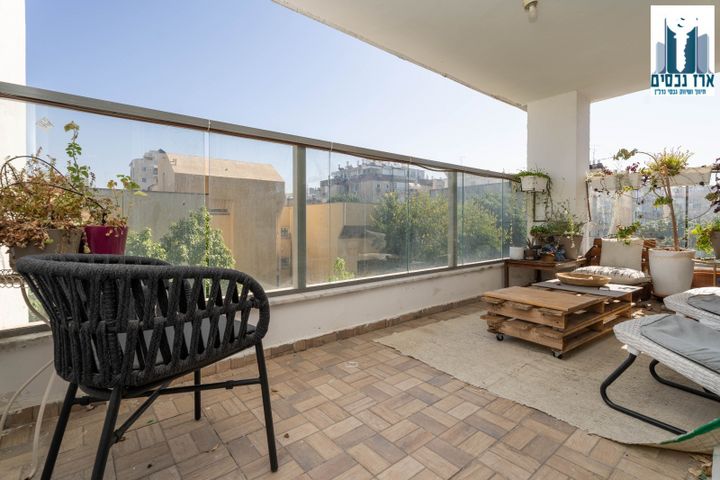 דירה, ברנדייס, רמב"ם, ראשון לציון