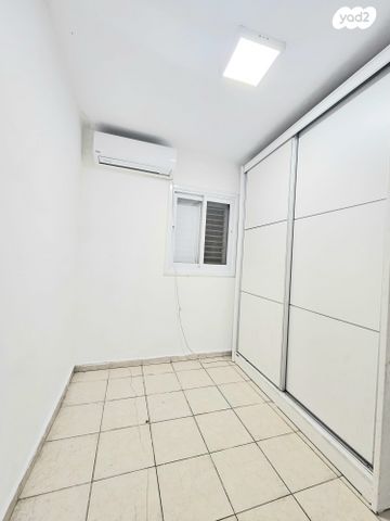 דירה, הרב אברהם הלל 17, ויצמן, רמלה