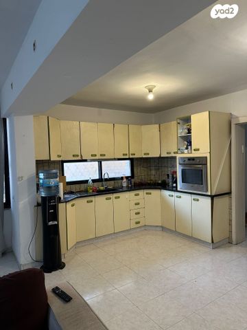 דירת גן, שיכוני מזרחי, כפר סבא