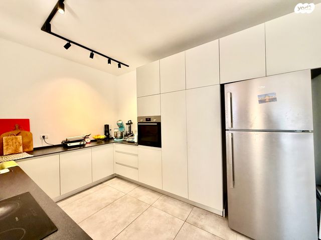 דירה, שדרות רחבעם זאבי, גבעת אולגה, חדרה